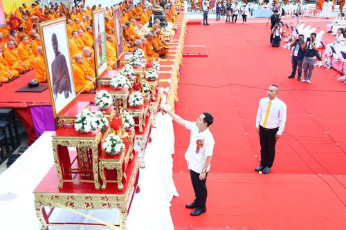 ภาพ No.210255:วันอาทิตย์ที่ 9 มีนาคม พ.ศ. 2568 พ่อเมืองโคราชจัดตักบาตรพระหมื่น ทำบุญเมือง 557 ปี