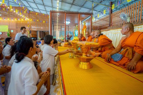 ภาพ No.251904:วันที่ 9 ตุลาคม พ.ศ. 2568 พิธีทอดกฐินสามัคคีทั่วไทย 30,000 วัด โดยคณะศิษยานุศิษย์ บูชาธรรม 81 ปี หลวงพ่อธัมมชโย ณ วัดหนองกระถิน อ.หนองหญ้าไซ จ.สุพรรณบุรี