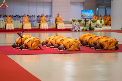 ภาพ No.95253:พิธีมุทิตาพระมหาเถระและพระเถระ ครั้งที่ 29 วันอาทิตย์ที่ 19 พฤศจิกายน พ.ศ. 2566 ณ ห้องแก้วสารพัดนึก สภาธรรมกายสากล วัดพระธรรมกาย