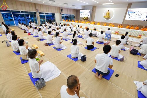 ภาพ No.127812:พิธีถวายภัตตาหารเป็นสังฆทาน แด่คณะพระธรรมยาตราฯ ในโครงการธรรมยาตราอัญเชิญพระบรมสารีริกธาตุ ประดิษฐาน ณ มหารัตนเจดีย์สิริปทุมสวรรค์ อ.บางกล่ำ จ.สงขลา วันที่ 9 มีนาคม พ.ศ. 2567