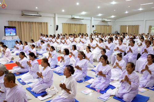 ภาพ No.248202:วันที่ 26-28 กันยายน พ.ศ. 2568 โครงการอบรมอุบาสกแก้ว อุบาสิกาแก้ว รุ่นที่ 3 ผู้แทนทอดกฐินสามัคคีทั่วไทย 30,000 วัด บูชาธรรม 81 ปี หลวงพ่อธัมมชโย ณ ธุดงคสถานสุราษฎร์ธานี