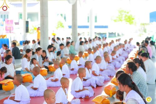 ภาพ No.135641:พิธีขอขมารับผ้าไตร , พิธีบรรพชา ในโครงการบรรพชาสามเณร ฟื้นฟูพระพุทธศาสนาทั่วไทย  ณ ศูนย์ปฏิบัติธรรมสวนผึ้ง จ.ราชบุรี วันที่ 4 เมษายน พ.ศ. 2567