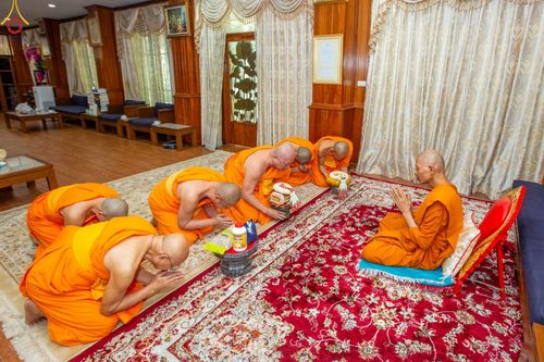 ภาพ No.84949:พิธีทำสามีจิกรรมและรับฟังโอวาท จากพระผู้ใหญ่ พระมหาเถระ พระสังฆาธิการ เนื่องในเทศกาลเข้าพรรษา ของคณะสงฆ์วัดพระธรรมกาย นำโดยหลวงพ่อทัตตชีโว วันที่ 3 สิงหาคม พ.ศ. 2566