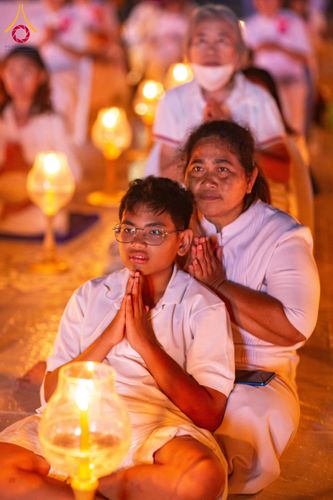 ภาพ No.211704:วันอาทิตย์ที่ 16 มีนาคม พ.ศ. 2568 พิธีจุดประทีปถวายเป็นพุทธบูชา ฉลองปทุมเจดีย์ (เจดีย์พระพุทธเจ้า 5 พระองค์) ณ ศูนย์อบรมเยาวชนปัตตานี