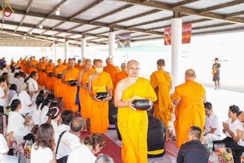 ภาพ No.123860:พิธีถวายสังฆทาน 323 วัด 4 จังหวัดชายแดนภาคใต้ ครั้งที่ 166 ณ ศูนย์ปฏิบัติธรรมภาคใต้ อ.บางกล่ำ จ.สงขลา วันเสาร์ที่ 17 กุมภาพันธ์ พ.ศ. 2567