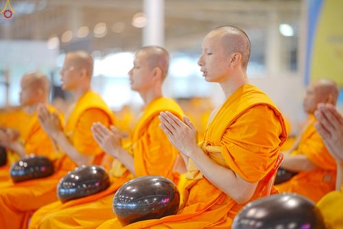 ภาพ No.240377:วันพุธที่ 27 สิงหาคม พ.ศ. 2568 พิธีตักบาตร ในวันธรรมชัย ณ วัดพระธรรมกาย จ.ปทุมธานี