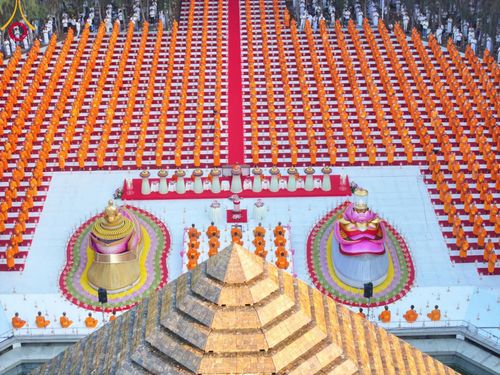 ภาพ No.107095:พิธีจุดประทีปถวายเป็นพุทธบูชา และบูชาธรรมมหาปูชนียาจารย์ ในโครงการธรรมยาตรากตัญญูบูชา มหาปูชนียาจารย์ พระมงคลเทพมุนี(สด จนฺทสโร) พระผู้ปราบมาร  อนุสรณ์สถาน 7 แห่ง ปีที่ 12  วันที่ 6 มกราคม พ.ศ. 2567 ณ อนุสรณ์สถานมหาวิหารพระมงคลเทพมุนี อ.สองพี่น้อง จ.สุพร