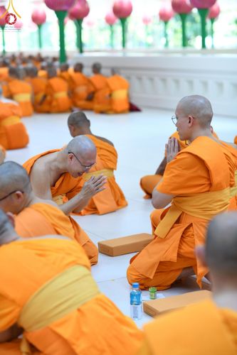 ภาพ No.162316:วันมหาปวารณาออกพรรษา วันพฤหัสบดีที่ 17 ตุลาคม พ.ศ. 2567 (ขึ้น 15 ค่ำ เดือน 11 ) ณ อุโบสถ วัดพระธรรมกาย