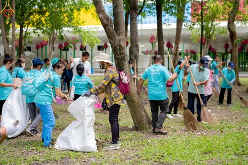 ภาพ No.145934:ชมรมจิตอาสาอนุรักษ์สิ่งแวดล้อม รับบุญทำความสะอาดบริเวณโบสถ์พระไตรปิฎก วัดพระธรรมกาย จ.ปทุมธานี วันที่ 25 กรกฎาคม พ.ศ. 2567