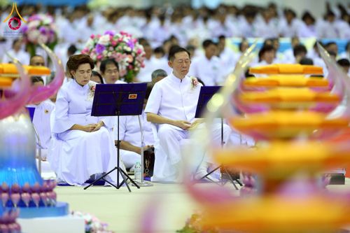 ภาพ No.215279:วันอาทิตย์ต้นเดือนที่ 6 เมษายน พ.ศ. 2568 พิธีบูชาข้าวพระ สภาธรรมกายสากล วัดพระธรรมกาย