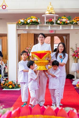 ภาพ No.100926:พิธีทอดกฐินบรมจักรพรรดิสร้างทุกสิ่ง ณ วัดพระธรรมกายออเรกอน ประเทศสหรัฐอเมริกา  วันอาทิตย์ ที่ 26 พฤศจิกายน พ.ศ. 2566