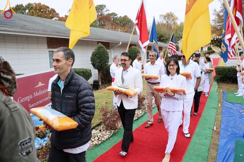 ภาพ No.97880:พิธีทอดกฐินสามัคคี วัดพระธรรมกายจอร์เจีย ประจำปี 2566 วันอาทิตย์ ที่ 12 พฤศจิกายน พ.ศ. 2566 วัดพระธรรมกายจอร์เจีย ประเทศสหรัฐอเมริกา