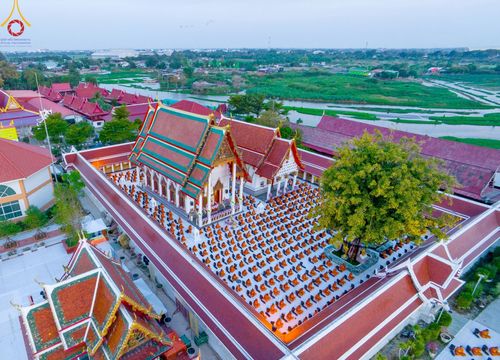 ภาพ No.194157:พระธรรมยาตราปฏิบัติธรรม และถ่ายภาพหมู่ประวัติศาสตร์ ณ วัดสองพี่น้อง ต.ต้นตาล อ.สองพี่น้อง จ.สุพรรณบุรี ในโครงการธรรมยาตรา กตัญญูบูชา มหาปูชนียาจารย์ พระมงคลเทพมุนี(สด จนฺทสโร) พระผู้ปราบมาร อนุสรณ์สถาน 7 แห่ง ปีที่ 13 วันที่ 12 มกราคม พ.ศ. 2568