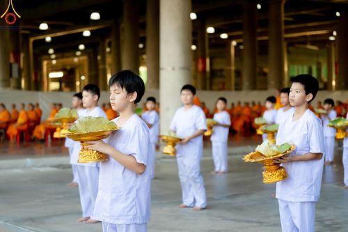 ภาพ No.132627:พิธีปลงผมยุวธรรมทายาท รุ่นที่ 32 มัชฌิมธรรมทายาท รุ่นที่ 28 ณ ลานธรรม วัดพระธรรมกาย วันเสาร์ที่ 30 มีนาคม พ.ศ. 2567