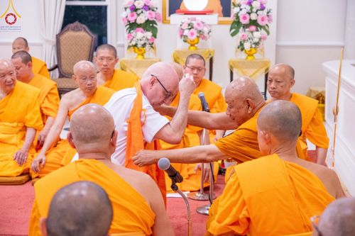 ภาพ No.144986:พิธีบรรพชา และอุปสมบท ธรรมทายาท โดยมี พระเดชพระคุณพระธรรมรัตนาภรณ์ เป็นพระอุปัชฌาย์ ยังความปลื้มปิติใจให้แก่ผู้ปกครอง และคณะญาติมิตร ณ วัดพระธรรมกายนิวเจอร์ซี  ประเทศสหรัฐอเมริกา