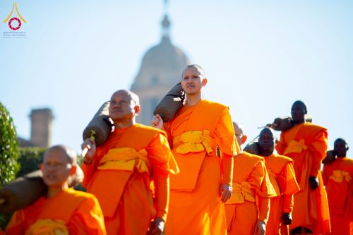 ภาพ No.232818:วันที่ 1 กรกฏาคม พ.ศ. 2568 Dhammayatra in South Africa 2025 ธรรมยาตราแอฟริกาใต้ — เส้นทางแห่งสติ สมาธิ และปัญญา ธรรมทายาทที่ได้อบรมโครงการบรรพชาอุปสมบทหมู่ครั้งที่ 2 ณ วัดพระธรรมกายโจฮันเนสเบิร์ก ประเทศแอฟริกาใต้