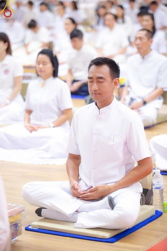 ภาพ No.145214:พิธีถวายผ้าอาบน้ำฝนและประทีปโคมไฟ ณ สภาธรรมกายสากล วัดพระธรรมกาย วันเสาร์ที่ 20 กรกฎาคม พ.ศ. 2567