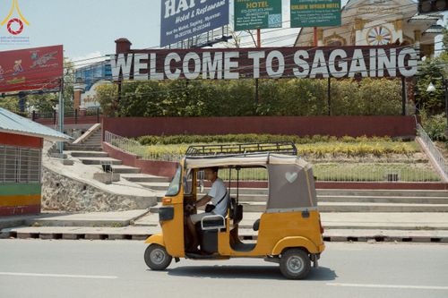 ภาพ No.220283:วันที่ 17 เมษายน พ.ศ. 2568 ผู้แทนวัดพระธรรมกาย ลงพื้นที่เยียวยา ซับน้ำตาเหยื่อแผ่นดินไหวมัณฑะเลย์