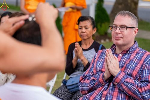 ภาพ No.144556:พิธีตัดปอยผมและปลงผมนาคธรรมทายาท ณ วัดพระธรรมกายนิวเจอร์ซี ประเทศสหรัฐอเมริกา วันที่ 29 มิถุนายน พ.ศ. 2567