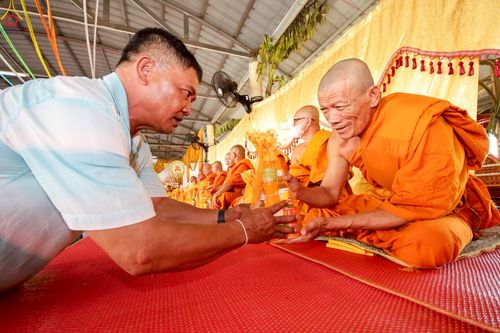 ภาพ No.250877:วันพุธที่ 8 ตุลาคม พ.ศ. 2568 พิธีทอดกฐินสามัคคีทั่วไทย 30,000 วัด โดยคณะศิษยานุศิษย์ บูชาธรรม 81 ปี หลวงพ่อธัมมชโย ณ วัดวังวน อ.พรหมพิราม จ.พิษณุโลก