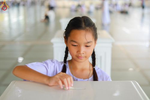 ภาพ No.147728:พิธีถวายภัตตาหารเมนูสวรรค์ ในพรรษาแห่งการเข้าถึงธรรม วันเสาร์ที่ 10 สิงหาคม พ.ศ. 2567 ณ หอฉันคุณยายอาจารย์ฯ วัดพระธรรมกาย