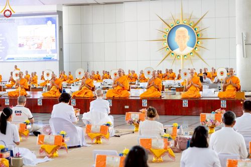 ภาพ No.220676:วันเสาร์ที่ 26 เมษายน พ.ศ.2568 (วันพระ แรม 15 ค่ำ เดือน 5) พิธีถวายภัตตาหารเมนูสวรรค์ "เพื่อการบรรลุธรรม" และ พิธีบุพเปตพลี ครั้งที่ 163 ร่วมอุทิศบุญแด่หมู่ญาติที่ล่วงลับไปแล้ว และสืบทอดอายุพระพุทธศาสนา ณ หอฉันคุณยายอาจารย์ฯ วัดพระธรรมกาย