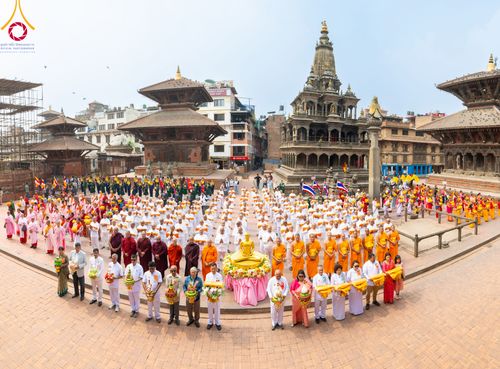 ภาพ No.313474:วันพฤหัสบดีที่ 12 มีนาคม พ.ศ. 2569 ขบวนแห่นาคธรรมทายาทในโครงการบรรพชาสามเณร 500 รูป  จาก นาคบาฮาล (Nagbahal) สู่จัตุรัสปาทัน (Patan Durbar Square) ประเทศเนปาล