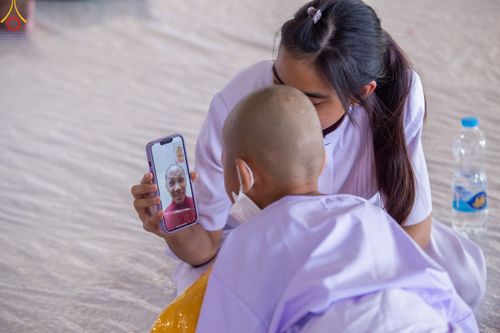 ภาพ No.79377:พิธีขอขมา มอบบาตรและผ้าไตร ในโครงการบรรพชาสามเณรฟื้นฟูพระพุทธศาสนาทั่วไทย โครงการอบรมยุวธรรมทายาท มัชฌิมธรรมทายาท และธรรมทายาทรุ่นอุดมศึกษา ณ สภาธรรมกายสากล วัดพระธรรมกาย วันเสาร์ที่ 1 เมษายน พ.ศ. 2566