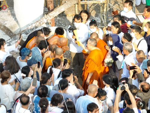 ภาพ No.79541:พิธีเททองหล่อพระประธาน ประจำอุโบสถวัดสายสุวพรรณ ณ มณฑลพิธีฯ ธรรมอุทยาน สัตตมหาสถาน หน้าอุโบสถวัดสายสุวพรรณ ต.คลองสี่ อ.คลองหลวง จ.ปทุมธานี วันเสาร์ที่ 1 เมษายน พ.ศ. 2566