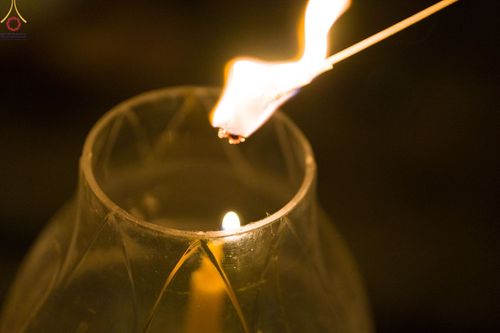 ภาพ No.69492:พิธีจุดประทีปถวายเป็นพุทธบูชา และบูชาธรรมมหาปูชนียาจารย์ ในโครงการธรรมยาตรากตัญญูบูชา มหาปูชนียาจารย์ พระมงคลเทพมุนี(สด จนฺทสโร) พระผู้ปราบมาร ปีที่ 11 ณ อนุสรณ์สถานมหาวิหารพระมงคลเทพมุนี อ.สองพี่น้อง จ.สุพรรณบุรี