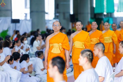ภาพ No.333525:วันอาทิตย์ที่ 7 มิถุนายน พ.ศ.2569 พิธีตัดปอยผมและปลงผมนาคธรรมทายาท โครงการบรรพชาและอุปสมบทหมู่ธรรมทายาท รุ่นผู้บริหาร รุ่นที่ 16 ณ วิหารคด 11 วัดพระธรรมกาย