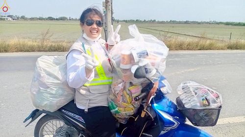 ภาพ No.306599:ภาพเบื้องหลังอาสาสมัครรวมใจ ชุดที่ 5 ในโครงการธรรมยาตรา กตัญญูบูชา มหาปูชนียาจารย์ พระมงคลเทพมุนี(สด จนฺทสโร) พระผู้ปราบมาร อนุสรณ์สถาน 7 แห่ง ปีที่ 14