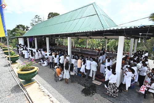 ภาพ No.278686:วันที่ 30 ตุลาคม พ.ศ.2568 กฐินสมทบต่างประเทศ โดยคณะศิษยานุศิษย์ บูชาธรรม 81 ปี หลวงพ่อธัมมชโย ณ วัดศรีสุดาสนะ รังกุต วิหาร ประเทศศรีลังกา