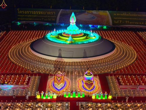 ภาพ No.292166:วันที่ 10 มกราคม พ.ศ. 2569 พิธีจุดประทีปถวายเป็นพุทธบูชา และบูชาธรรมมหาปูชนียาจารย์  ณ อนุสรณ์สถานคลองบางนางแท่น อ.สามพราน จ.นครปฐม ในโครงการธรรมยาตรา กตัญญูบูชา มหาปูชนียาจารย์ พระมงคลเทพมุนี(สด จนฺทสโร) พระผู้ปราบมาร อนุสรณ์สถาน 7 แห่ง ปีที่ 14