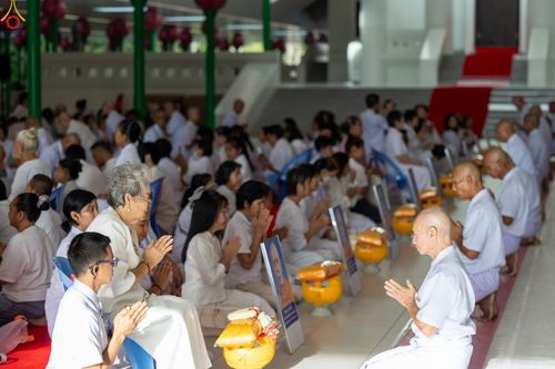 ภาพ No.350798:วันที่ 19 กันยายน พ.ศ.2569 พิธีบรรพชาอุปสมบท โครงการอุปสมบทหมู่บูชาธรรม ครบรอบ 109 ปี วันครูผู้ค้นพบวิชชาธรรมกาย ณ โบสถ์พระไตรปิฏก วัดพระธรรมกาย
