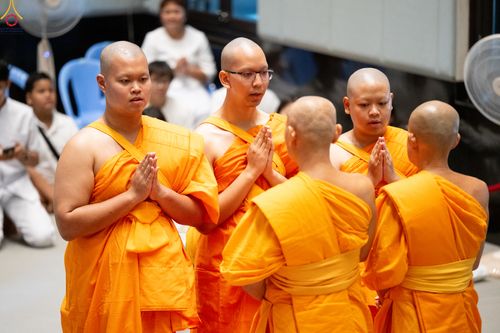 ภาพ No.335378:วันเสาร์ที่ 13 มิถุนายน พ.ศ.2569 พิธีขอบรรพชา , พิธีขอสรณคมน์และศีล , พิธีถวายบาตร , พิธีอุปสมบท โครงการอุปสมบทหมู่ผู้บริหาร รุ่นที่ 16 , โครงการอุปสมบทหมู่ธรรมทายาท  ระดับอุดมศึกษา รุ่นที่ 53 (ภาคฤดูฝน) ณ โบสถ์พระไตรปิฏก วัดพระธรรมกาย