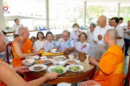 ภาพ No.326747:วันที่ 1 พฤษภาคม พ.ศ.2569 พิธีบุพเปตพลี ครั้งที่ 181 ร่วมอุทิศบุญแด่หมู่ญาติที่ล่วงลับไปแล้ว และสืบทอดอายุพระพุทธศาสนา ณ หอฉันคุณยายอาจารย์ฯ วัดพระธรรมกาย