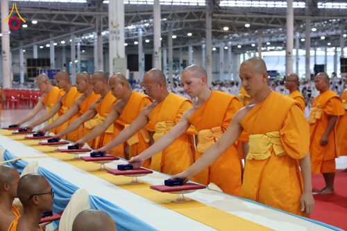 ภาพ No.308727:วันที่ 1 กุมภาพันธ์ พ.ศ. 2569 พิธีรับประกาศนียบัตร และพระของขวัญพระธรรมยาตรา ณ สภาธรรมกายสากล วัดพระธรรมกาย จ.ปทุมธานี