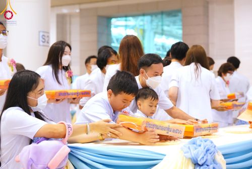 ภาพ No.92295:พิธีทอดกฐินธรรมชัยเพื่อสร้างอาคาร 115 ปี คุณยายอาจารย์มหารัตนอุบาสิกาจันทร์ ขนนกยูง อาทิตย์ต้นเดือนที่ 5 พฤศจิกายน พ.ศ. 2566 ณ วัดพระธรรมกาย จ.ปทุมธานี