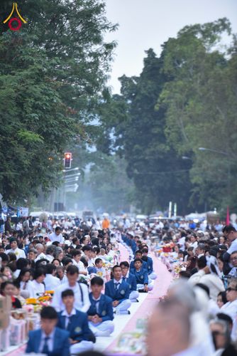 ภาพ No.285934:วันเสาร์ที่ 13 ธันวาคม พ.ศ.2568 พิธีตักบาตรพระภิกษุสามเณร 1,000 รูป ณ บริเวณหน้าอุทยานแห่งชาติเขาใหญ่ อำเภอปากช่อง จ.นครราชสีมา