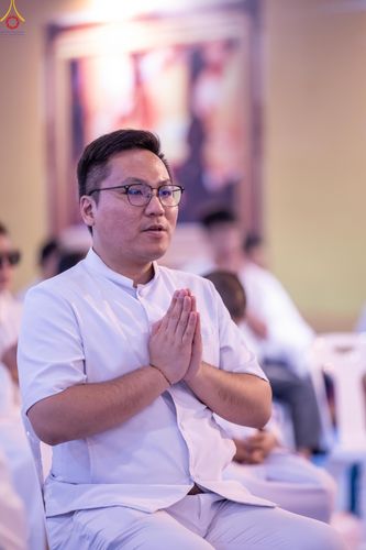 ภาพ No.280354:วันที่ 31 ธันวาคม พ.ศ.2568 -วันที่ 1 มกราคม พ.ศ.2569 พิธีฉลองชัยสวดมนต์บทธัมมจักกับปปวัตนสูตร ครบ 8,000,000,000 จบ , พิธีสวดมนต์ข้ามปี ณ วัดพระธรรมกาย