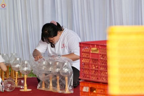 ภาพ No.330109:วันที่ 27-29 พฤษภาคม พ.ศ.2569 MBMI Tangerang (Majelis Agama Buddha Mahanikaya) ได้มีการเตรียมงานเพื่อจัดงานวิสาขบูชานานาชาติ  ชึ่งในงานจะมีการจุดประทีปโคมลาน โคมลอย กว่า 20,000 ดวง  เพื่อน้อมถวายเป็นพุทธบูชา และเพื่อเป็นการกระชับสัมพันธมิตรภาพ