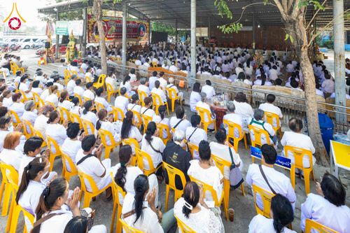 ภาพ No.299075:วันที่ 20 มกราคม พ.ศ. 2569 พิธีทอดผ้าป่าทำนุบำรุงศาสนสถาน ณ วัดใหม่นพรัตน์ ต.เนินพระปรางค์ อ.สองพี่น้อง จ.สุพรรณบุรี ในโครงการธรรมยาตรา กตัญญูบูชา มหาปูชนียาจารย์ พระมงคลเทพมุนี(สด จนฺทสโร) พระผู้ปราบมาร อนุสรณ์สถาน 7 แห่ง ปีที่ 14