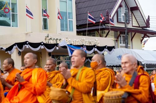 ภาพ No.310330:วันอาทิตย์ที่ 15 กุมภาพันธ์ พ.ศ. 2569 ตักบาตรพระ 1,000 รูป เมืองตรัง ปีที่ 2 ณ ลานพระบรมราชานุสาวรีย์ รัชกาลที่ 5 (หน้าศาลจังหวัดตรัง)อ.เมือง จ.ตรัง