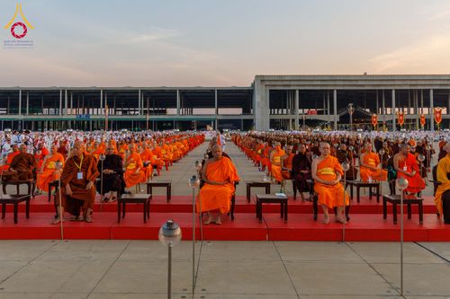 ภาพ No.312081:วันอังคารที่ 3 มีนาคม พ.ศ.2569 พิธีเวียนประทักษิณและจุดมาฆประทีป ณ ลานธรรมพระมหาธรรมกายเจดีย์ วัดพระธรรมกาย