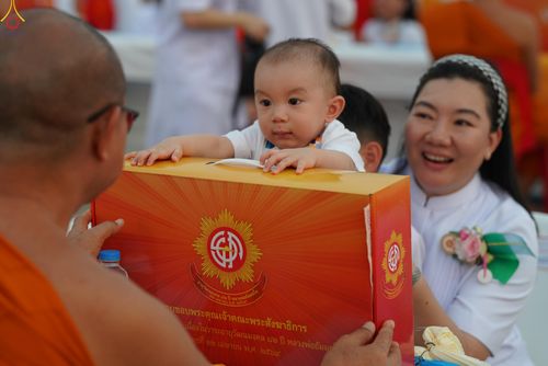 ภาพ No.324127:วันที่ 22 เมษายน พ.ศ.2569 (วันคุ้มครองโลก) พิธีถวายมหาสังฆทาน 40,000 กว่าวัดทั่วประเทศ ณ ลานธรรม พระมหาธรรมกายเจดีย์ วัดพระธรรมกาย