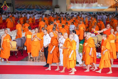 ภาพ No.316668:วันอาทิตย์ที่ 29 มีนาคม พ.ศ. 2569 พิธีทอดผ้าบังสุกุลและพิธีชำระร่าง โยมพ่อณรงค์ จินตมากุล  สิริอายุ 99 ปี 11 เดือน โยมบิดา พระครูปลัดรัตนวีรวัฒน์ (รังสฤษดิ์ อิทฺธิจินตโก) ที่ปรึกษาเจ้าคณะจังหวัดปทุมธานี เจ้าอาวาสวัดพระธรรมกาย  ณ ฌาปนสถานชั่วคราว ทางเข้า 