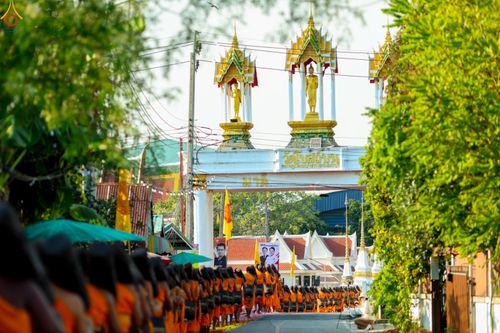 ภาพ No.295205:วันที่ 16 มกราคม พ.ศ. 2569 พิธีต้อนรับพระธรรมยาตรา อนุสรณ์สถานลำดับที่ 4 (ภาพชุดที่ 2) สถานที่เกิดด้วยกายธรรม ณ วัดโบสถ์บน ต.บางคูเวียง จ.นนทบุรี ในโครงการธรรมยาตรา กตัญญูบูชา มหาปูชนียาจารย์ พระมงคลเทพมุนี(สด จนฺทสโร) พระผู้ปราบมาร อนุสรณ์สถาน 7 แห่ง ปี