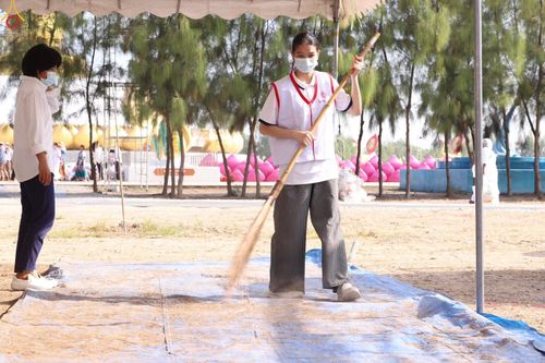 ภาพ No.306743:ภาพเบื้องหลังอาสาสมัครรวมใจ ชุดที่ 5 ในโครงการธรรมยาตรา กตัญญูบูชา มหาปูชนียาจารย์ พระมงคลเทพมุนี(สด จนฺทสโร) พระผู้ปราบมาร อนุสรณ์สถาน 7 แห่ง ปีที่ 14