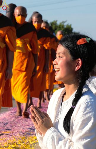 ภาพ No.105768:พิธีต้อนรับพระธรรมยาตรา ในโครงการธรรมยาตรากตัญญูบูชา มหาปูชนียาจารย์ พระมงคลเทพมุนี(สด จนฺทสโร) พระผู้ปราบมาร อนุสรณ์สถาน 7 แห่ง ปีที่ 12 วันที่ 3 มกราคม พ.ศ. 2567 ณ อนุสรณ์สถานโลตัสแลนด์ จ.สุพรรณบุรี
